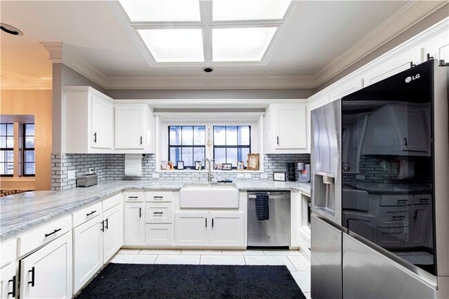 Building Photo - 4517 River Park Dr