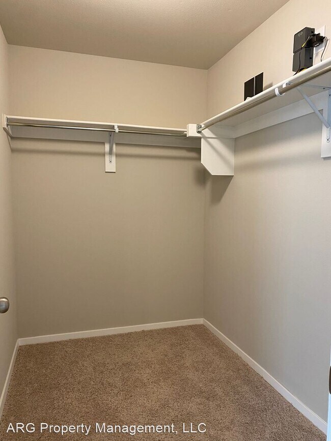 Building Photo - 3 br, 2 bath House - 8216 Regency Way