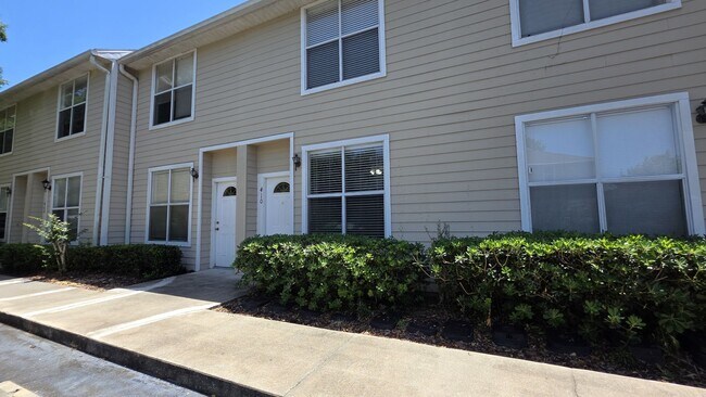 Building Photo - FOR RENT 2 bed 2.5 bath Condominium