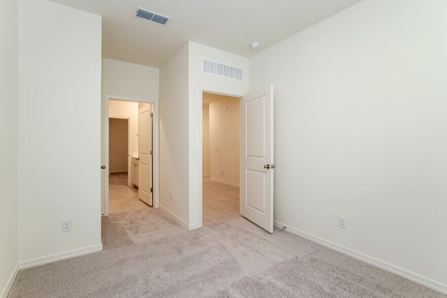 Building Photo - 3974 E Ter Ct