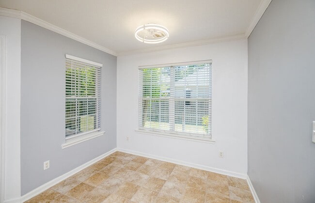 Building Photo - 203 Hayne Dr