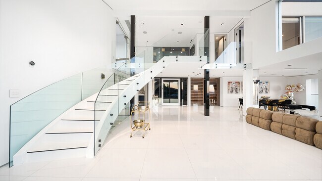 Building Photo - 1623 Viewmont Dr