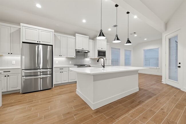 Building Photo - 2210 Cherry Brg Ln