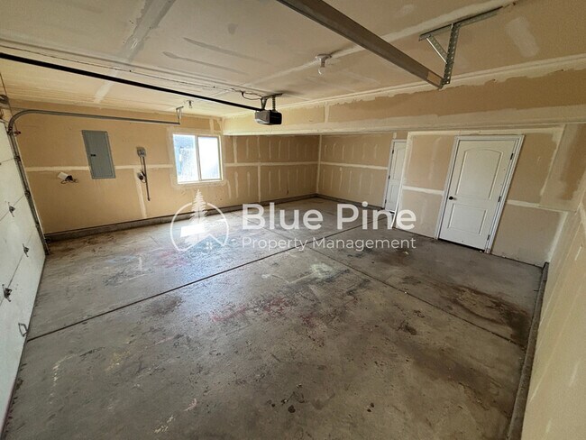 Building Photo - 1207 N Drystone Dr