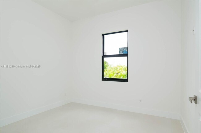 Building Photo - 3216 40th St SW