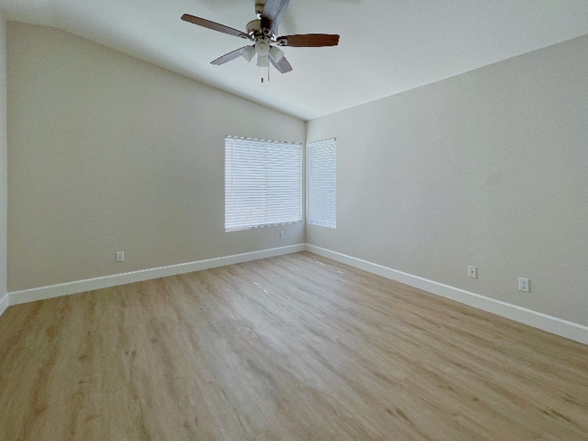 Building Photo - 11595 Compass Point Dr N