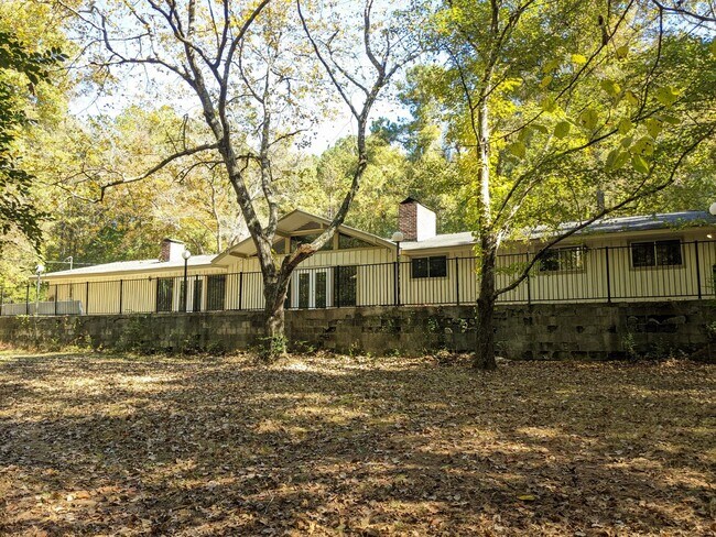 Building Photo - 163 Old Norton Rd