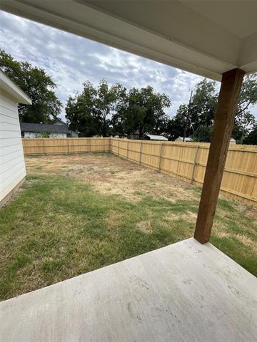 Building Photo - 626 W Florence St