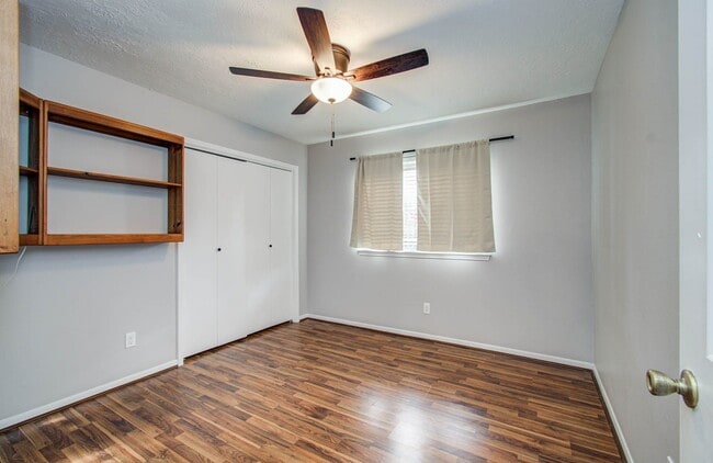 Building Photo - 6607 Readsland Ln