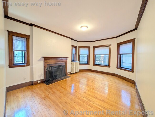 Primary Photo - 5 Linnaean St