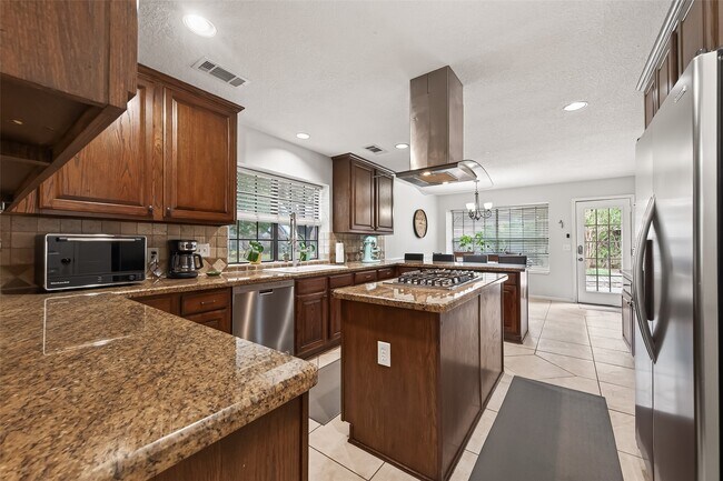 Building Photo - 18526 Fawn Run Ln