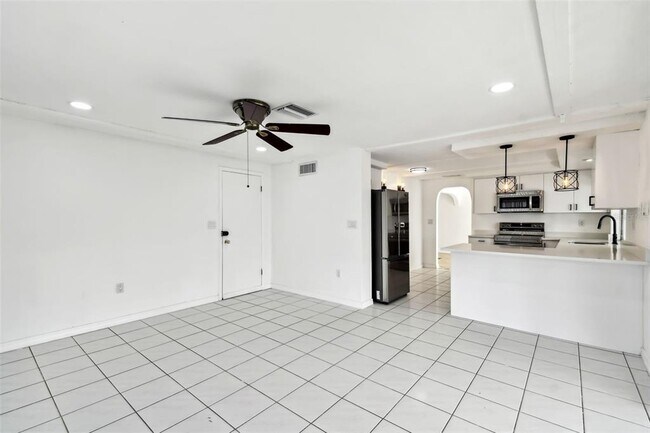 Building Photo - 3248 Rock Valley Dr