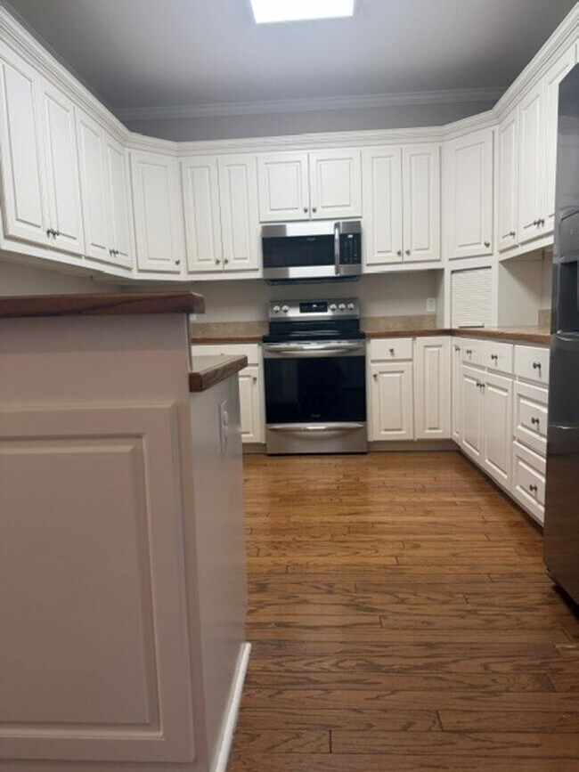Building Photo - 3 Bed/2 Bath with Bonus Room in CBA Schools