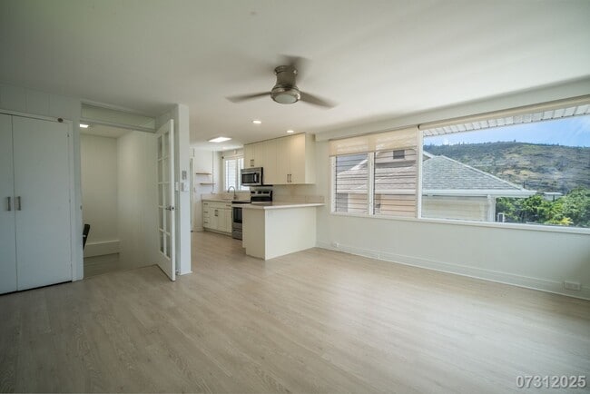 Building Photo - 3Bd 2Ba 1Pkg SFH in Manoa -$4300 Must See!!!