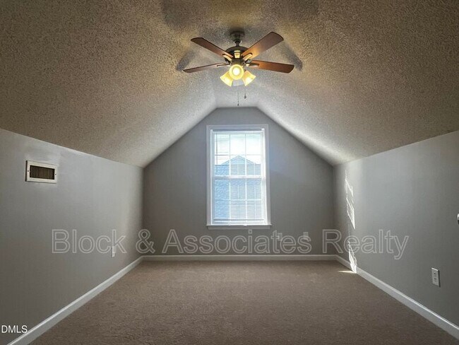 Building Photo - 5500 Marthonna Way