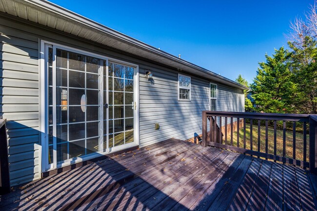 Building Photo - Adorable 3 Bedroom 2 bath RANCH in Fort Mill!