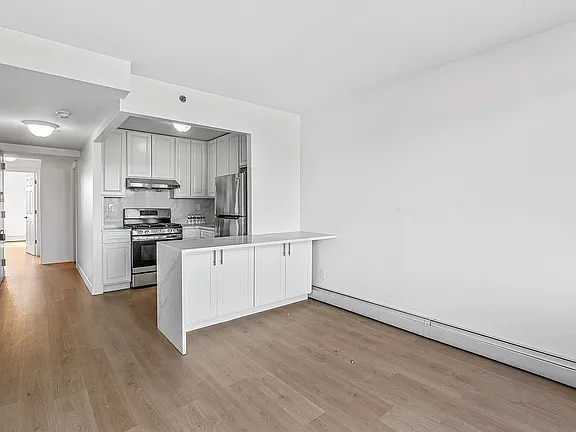 Building Photo - APT 4H