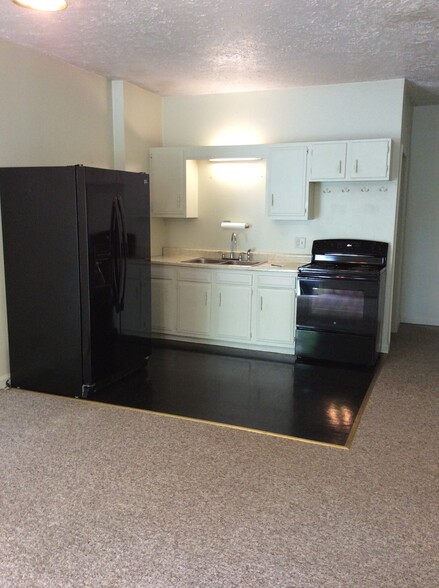 1st floor apartment - 111 Broad St