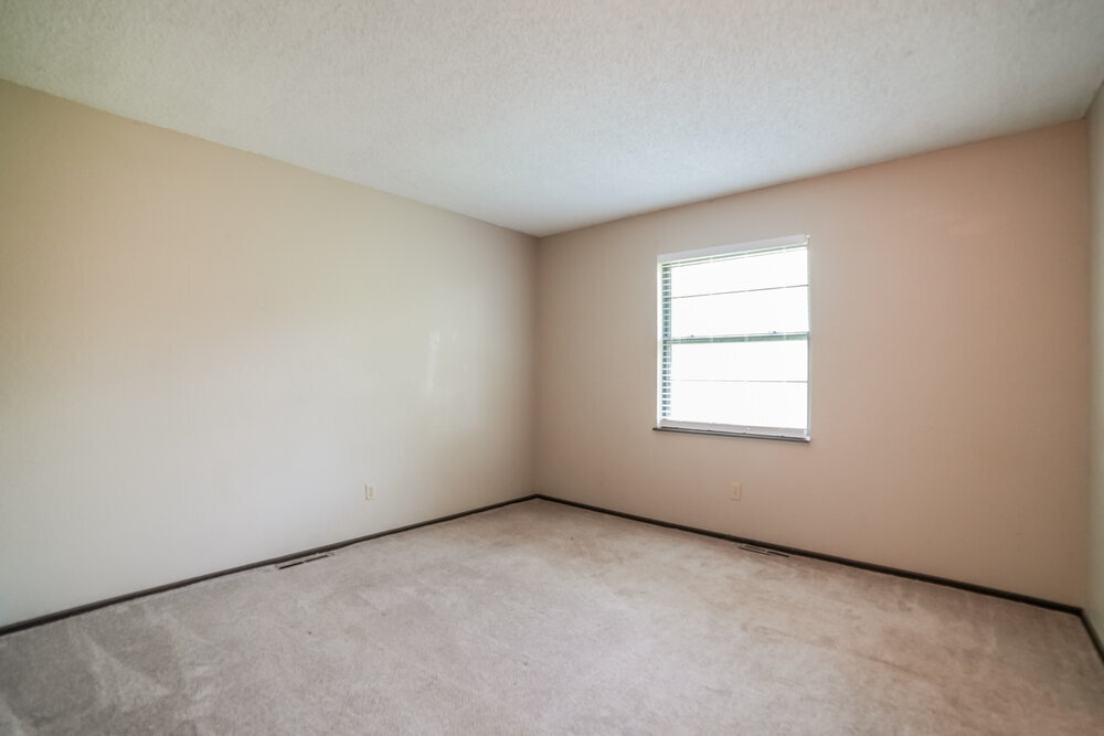 Building Photo - 4912 NW Pennington Ln