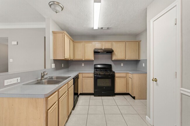 Building Photo - 21507 Bridgewater Pointe