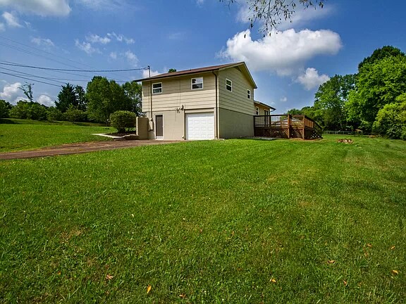 Building Photo - 11001 Roane Dr