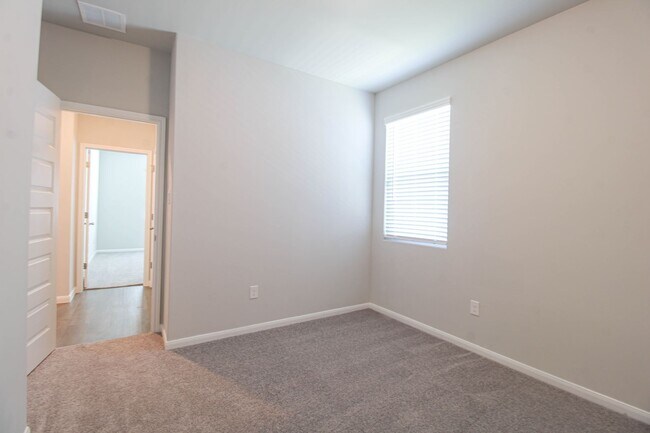 Building Photo - 3713 Tripps Pl