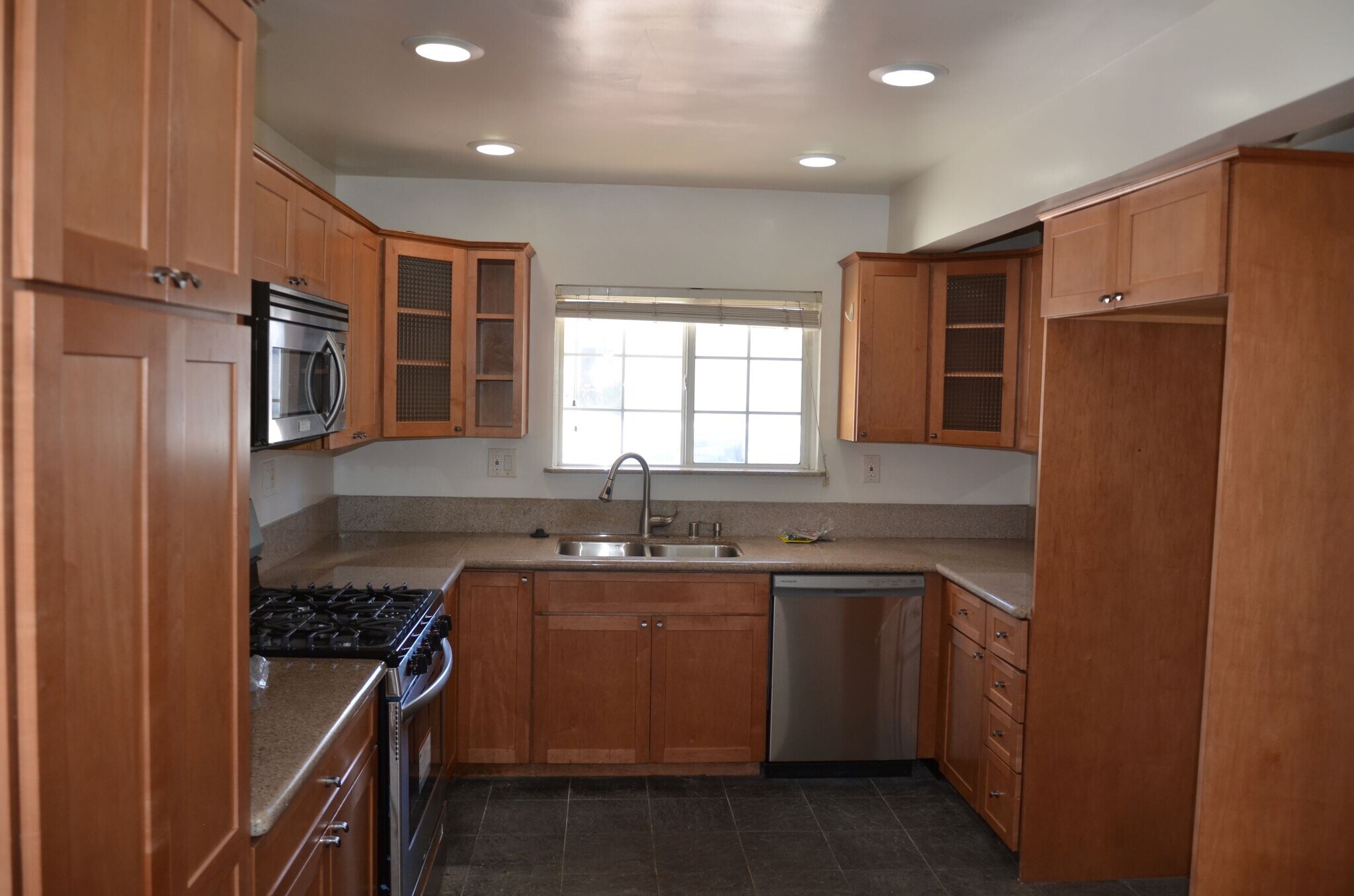 Building Photo - 4541 W 172nd St