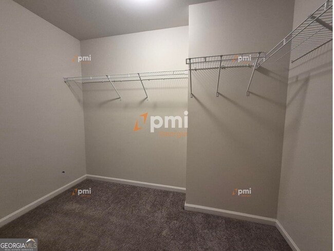 Building Photo - 712 Maddux Dr