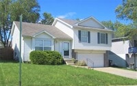 Building Photo - **Coming Soon** 8/1 Move in SW Omaha Charm...