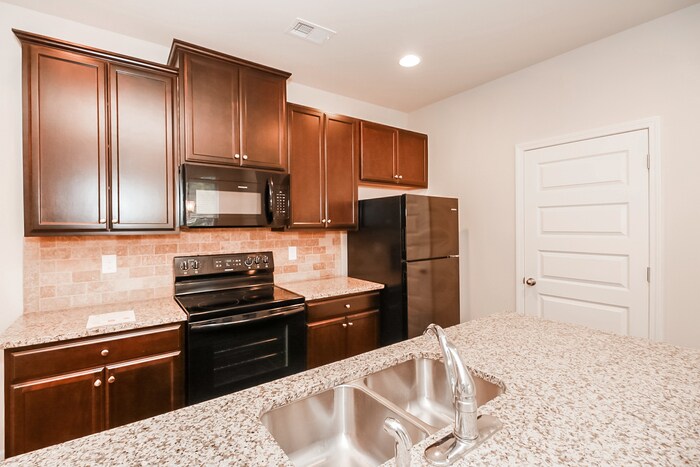 Building Photo - 385 Lossie Ln