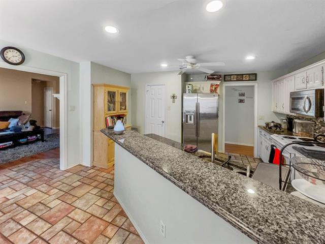 Building Photo - 3715 Dahlia Dr