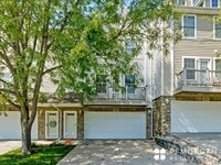 Building Photo - Townhome Rental with Lawn Care and Snow Re...