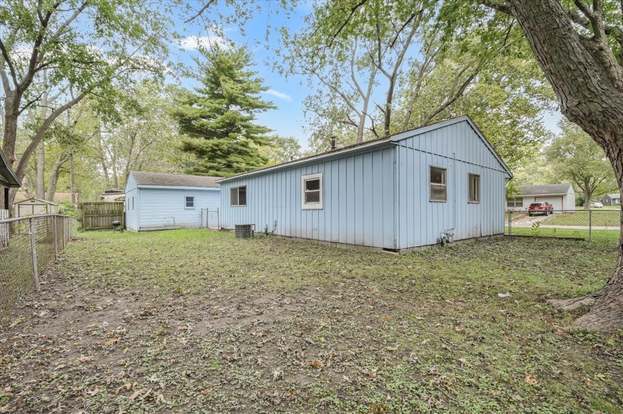 Building Photo - 2425 E Elm St