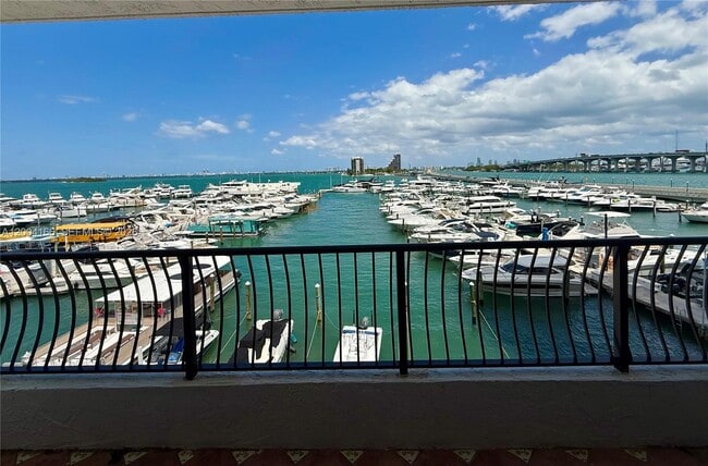 Building Photo - 555 NE 15th St