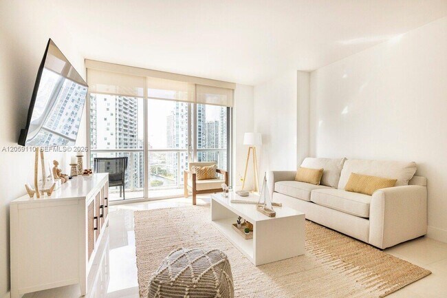 Building Photo - 485 Brickell Ave