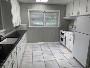 Building Photo - 816 Watt Dr