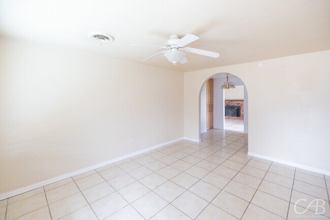 Building Photo - 2902 Bennett Dr