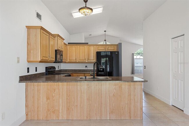 Building Photo - 113 Whippoorwill Dr
