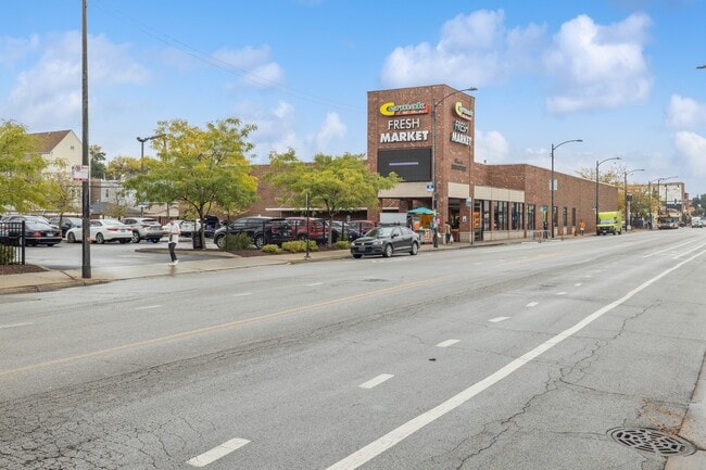 Building Photo - 3213 S Lituanica Ave