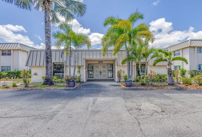 Building Photo - 10821 N Military Trl