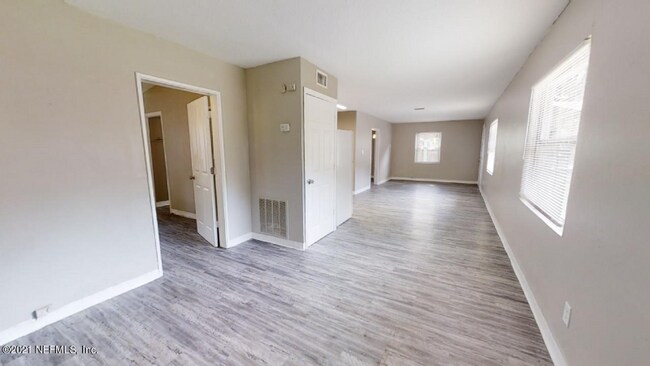 Building Photo - 1726 Ryar Rd