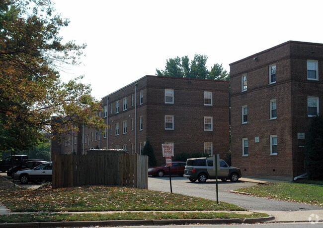 Building Photo - Fayette Court Condominium