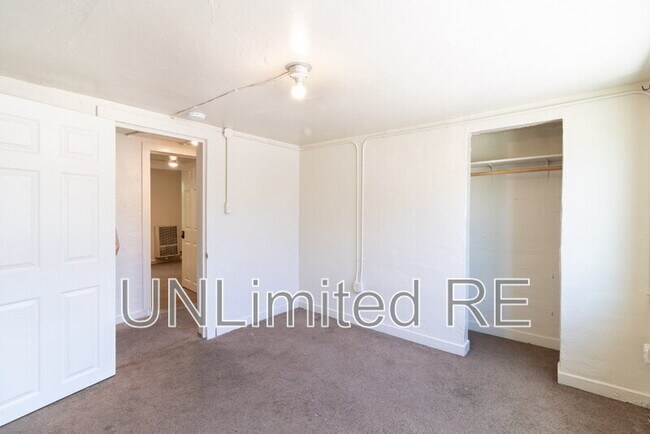 Building Photo - 306 S Humphreys St