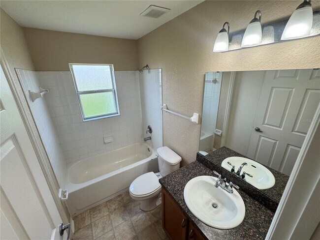 Building Photo - 4876 Summerfield Cir