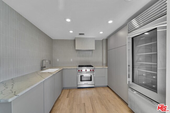 Building Photo - 4455 Los Feliz Blvd