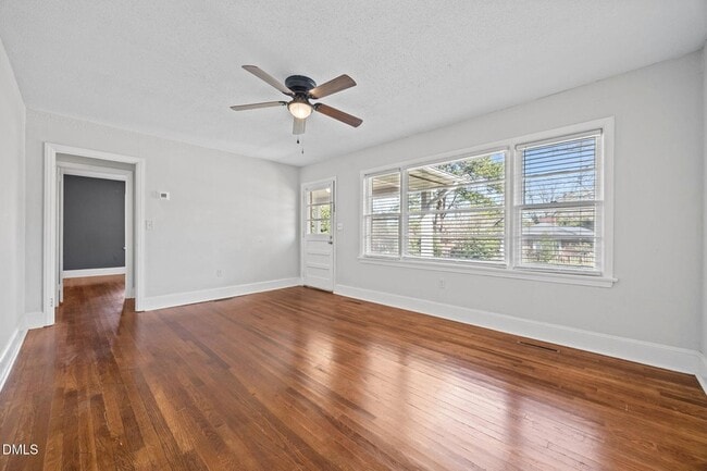 Building Photo - 1206 S 9th St