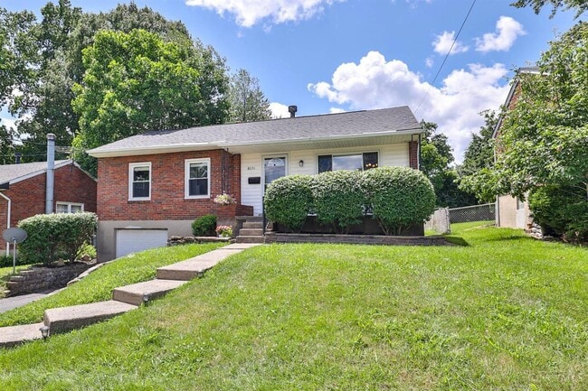 Primary Photo - 8651 Wicklow Ave