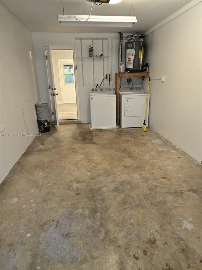 Building Photo - 5022 SW 93rd Ave