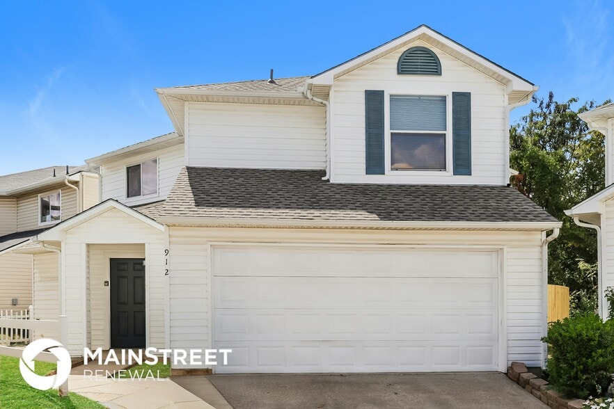 Primary Photo - 912 Laredo Plaza