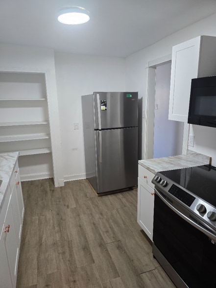 Building Photo - 2706 General Pershing St